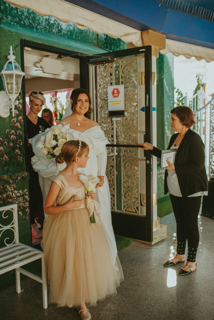 bride before the ceremony 