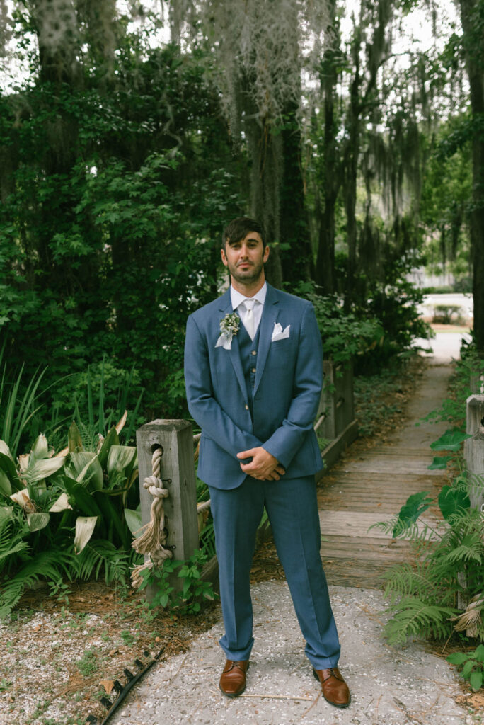 groom portraits