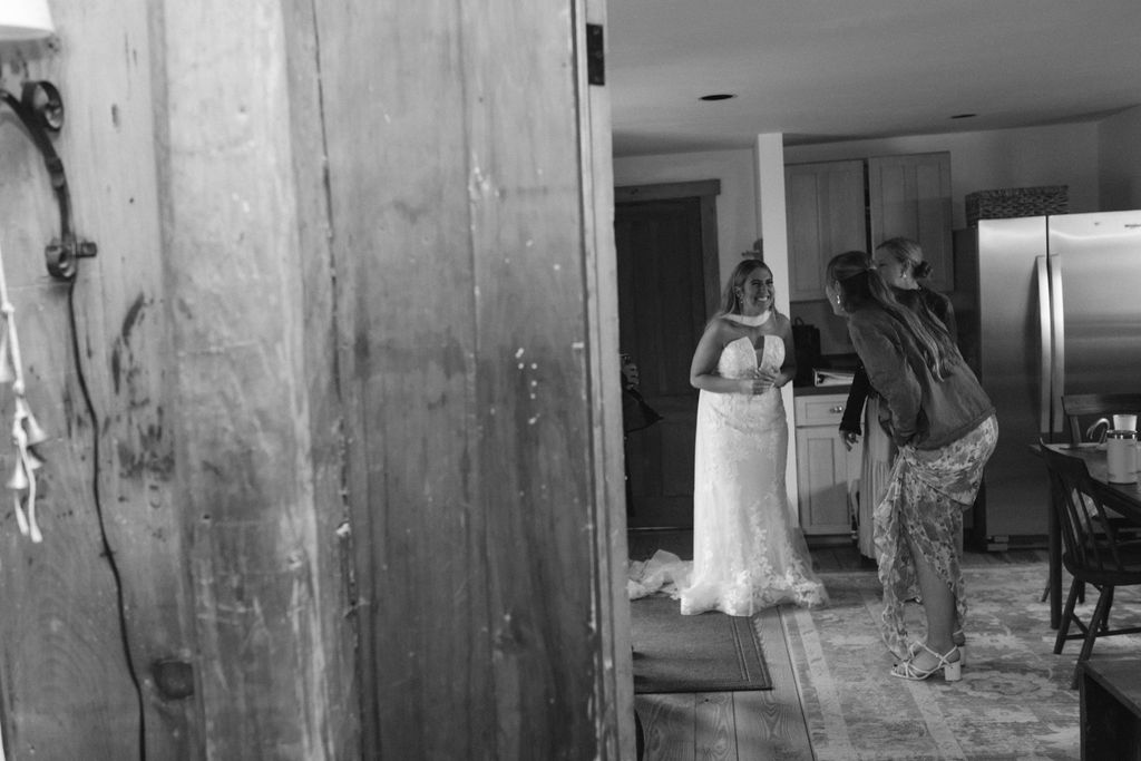 bride & bridesmaids hanging out