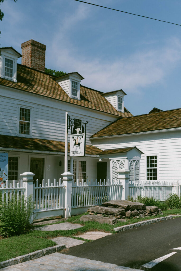 A Romantic Connecticut garden wedding wedding Keeler Tavern Museum