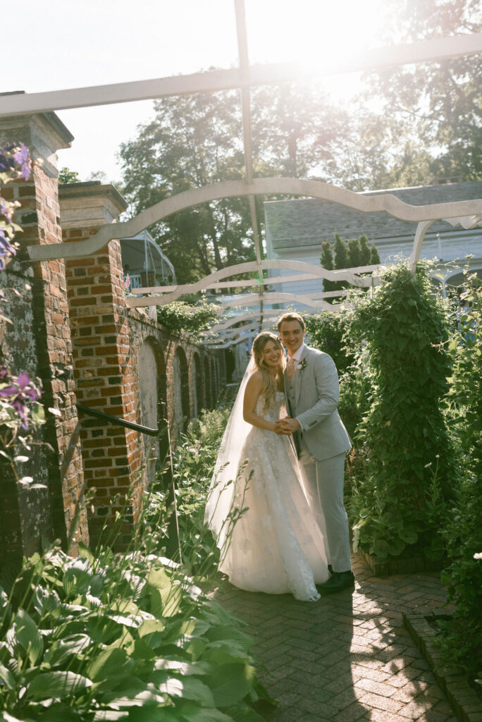 A Romantic Connecticut garden wedding Keeler Tavern Museum