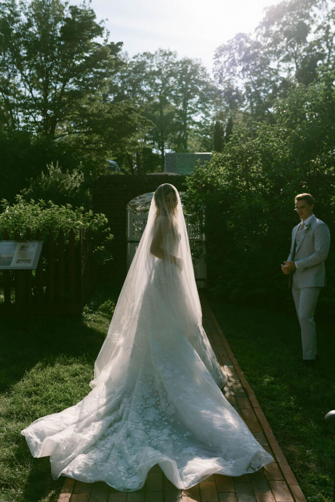 A Romantic Connecticut garden wedding Keeler Tavern Museum