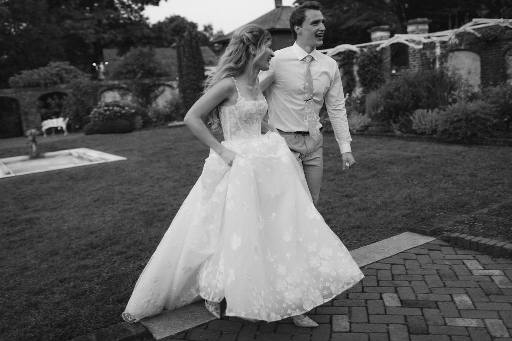 A Romantic Connecticut garden wedding Keeler Tavern Museum