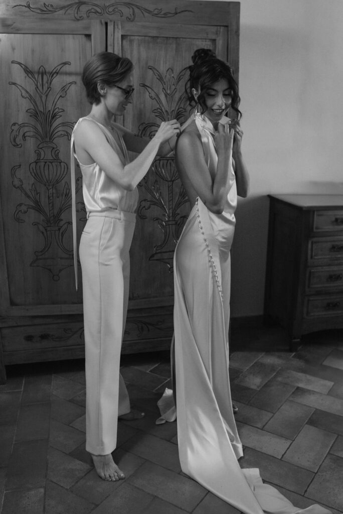 an intimate Italian escape wedding bride's getting ready together 