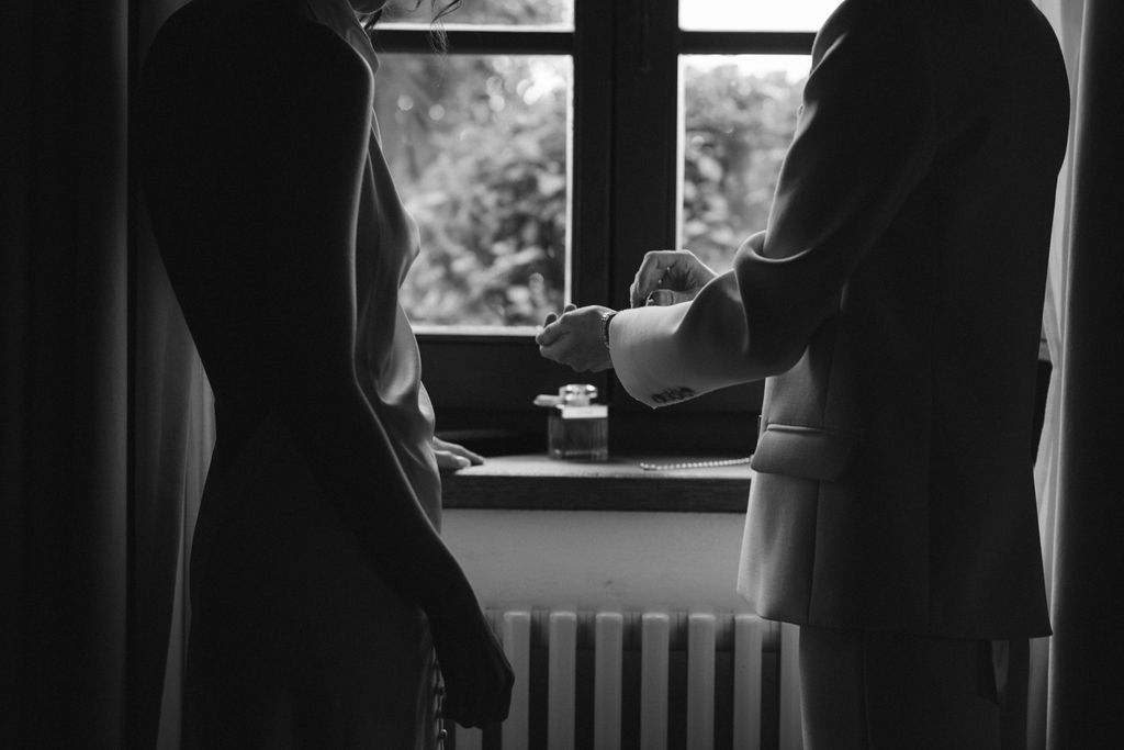 an intimate Italian escape wedding bride's getting ready together 